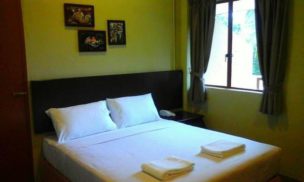 Mersing Merlin Inn Экстерьер фото