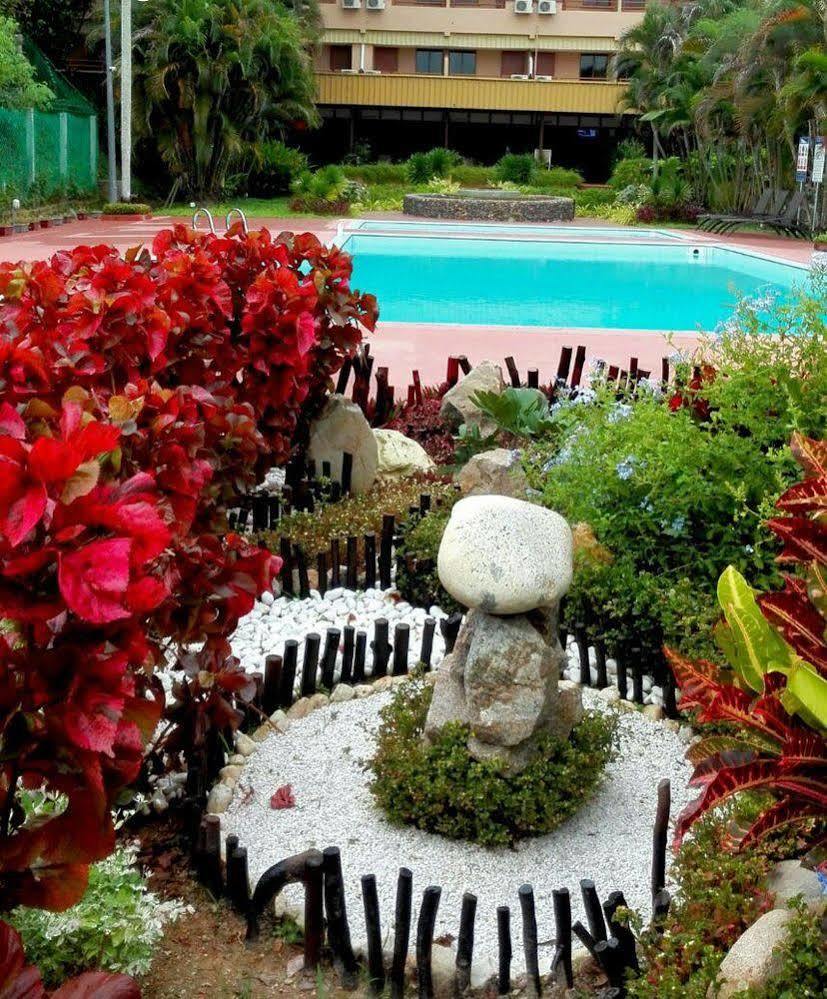 Mersing Merlin Inn Экстерьер фото
